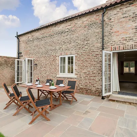 White Carlton Miniott