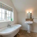 White Holiday home Carlton Miniott